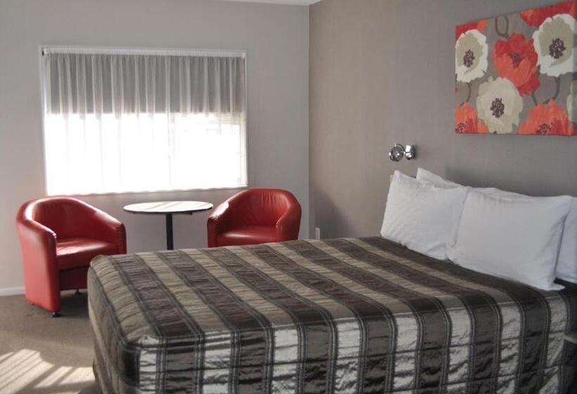 管理人员工作室, Carramar Motor Inn