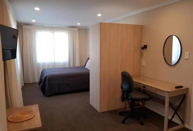 آپارتمان 3 خوابه, Carramar Motor Inn