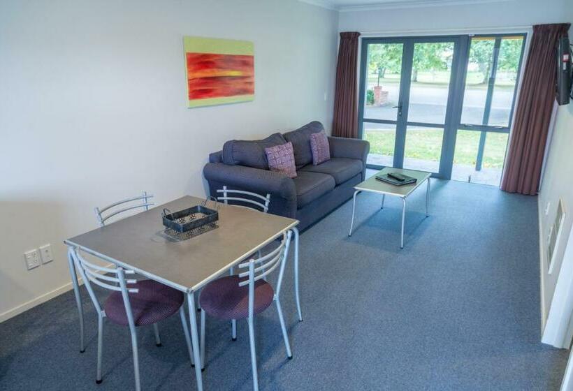 דירת חדר, Asure Oak Estate Motor Lodge