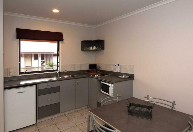 דירת חדר, Asure Oak Estate Motor Lodge