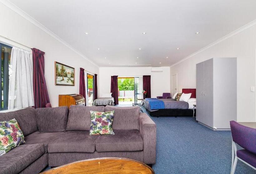 סטודיו דלוקס, Asure Oak Estate Motor Lodge