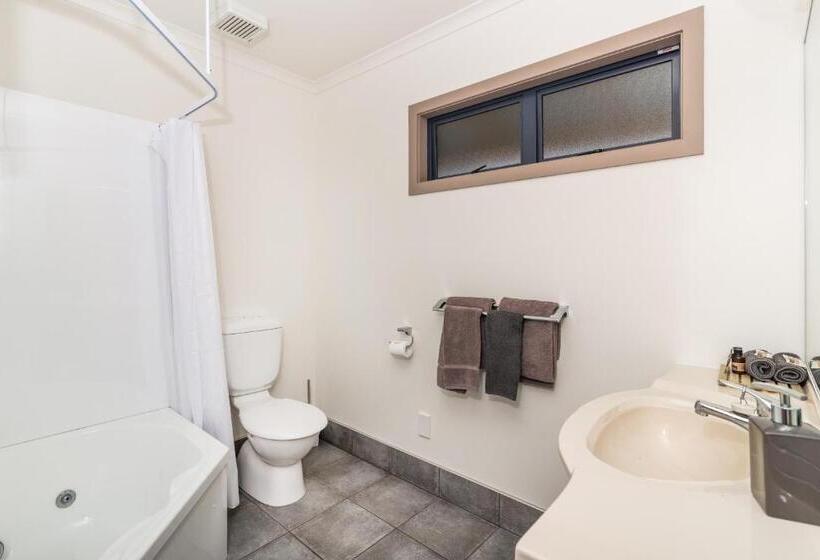 סטודיו דלוקס, Asure Oak Estate Motor Lodge