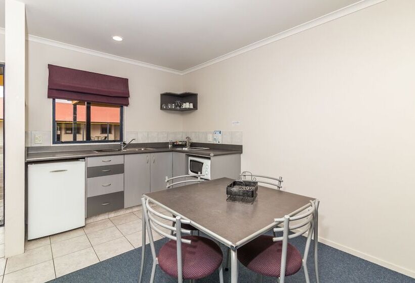 דירת חדר, Asure Oak Estate Motor Lodge