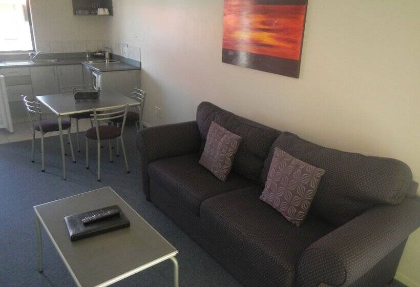 דירת חדר, Asure Oak Estate Motor Lodge