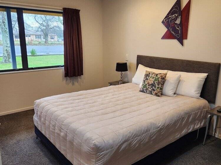 דירת חדר, Asure Oak Estate Motor Lodge