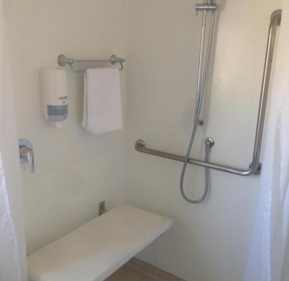 استودیو استاندارد با تخت کینگ, Motel Oasis