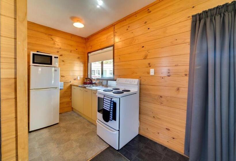 חדר משפחתי, Wellington Top 10 Holiday Park