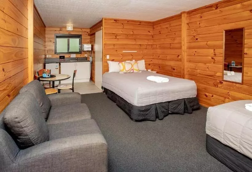 スーペリアスタジオ, Wellington Top 10 Holiday Park