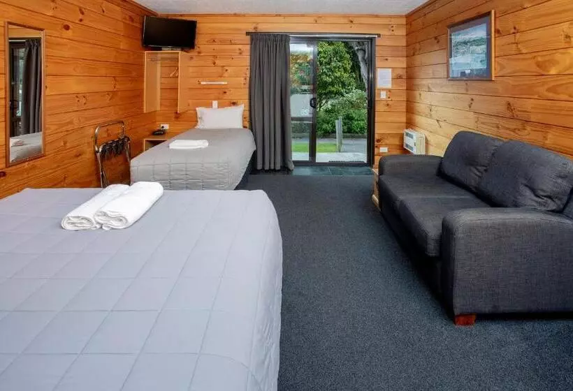 スーペリアスタジオ, Wellington Top 10 Holiday Park