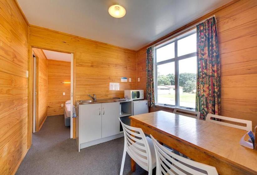 חדר משפחתי חדר אמבטיה משותף, Wellington Top 10 Holiday Park