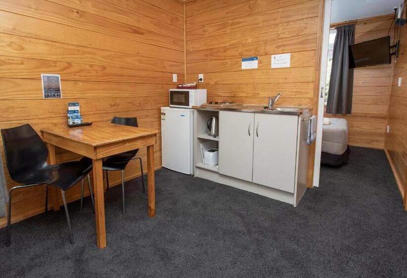 חדר סטנדרט חדר אמבטיה משותף, Wellington Top 10 Holiday Park