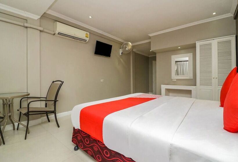 غرفة ديلوكس مطلّة علي البحر, Natural Beach Hotel Pattaya