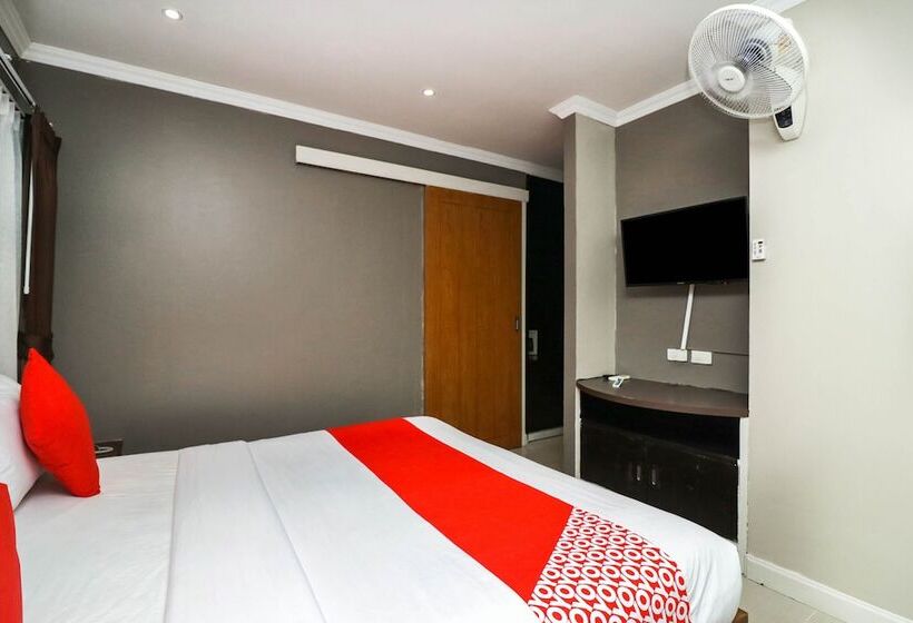 جناح, Natural Beach Hotel Pattaya