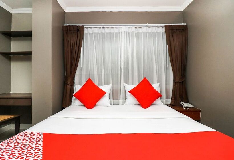 جناح, Natural Beach Hotel Pattaya