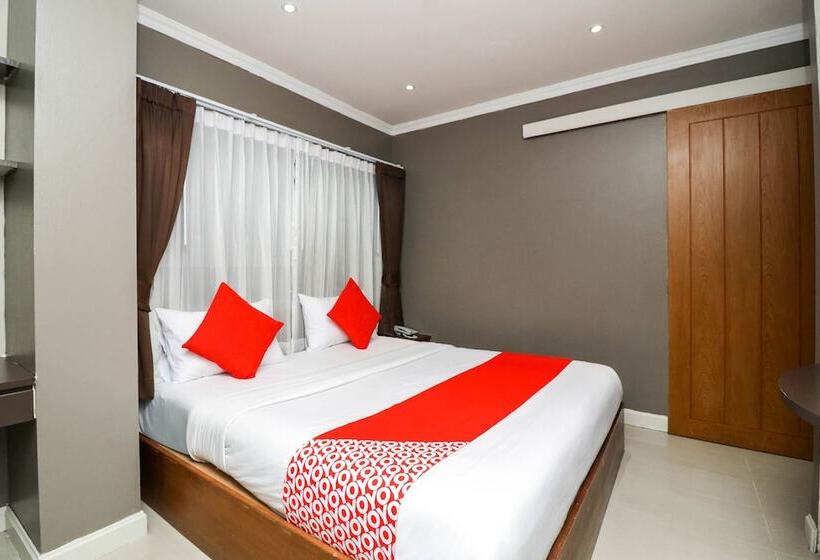 Lakosztály, Natural Beach Hotel Pattaya