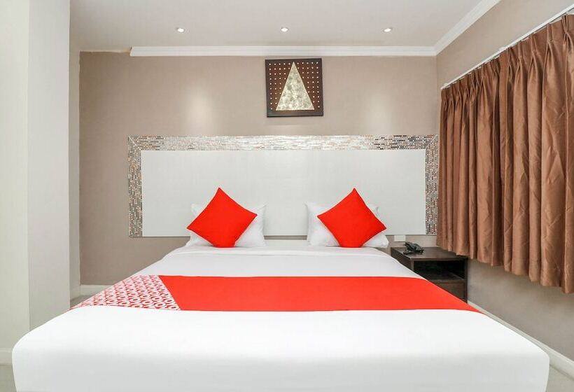 جناح, Natural Beach Hotel Pattaya