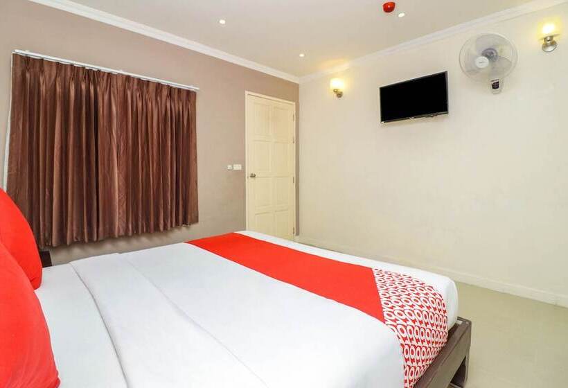 جناح, Natural Beach Hotel Pattaya