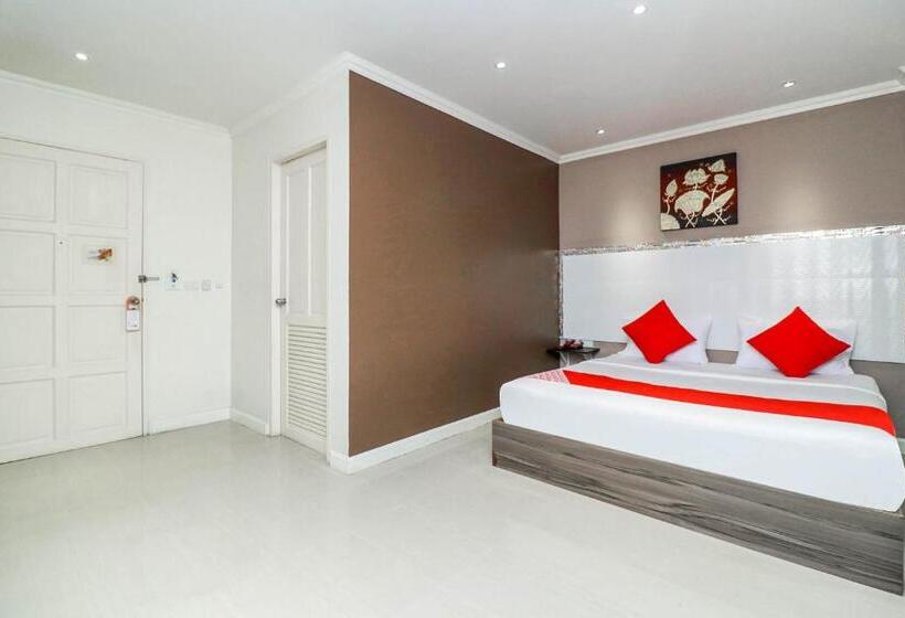 غرفة ديلوكس, Natural Beach Hotel Pattaya