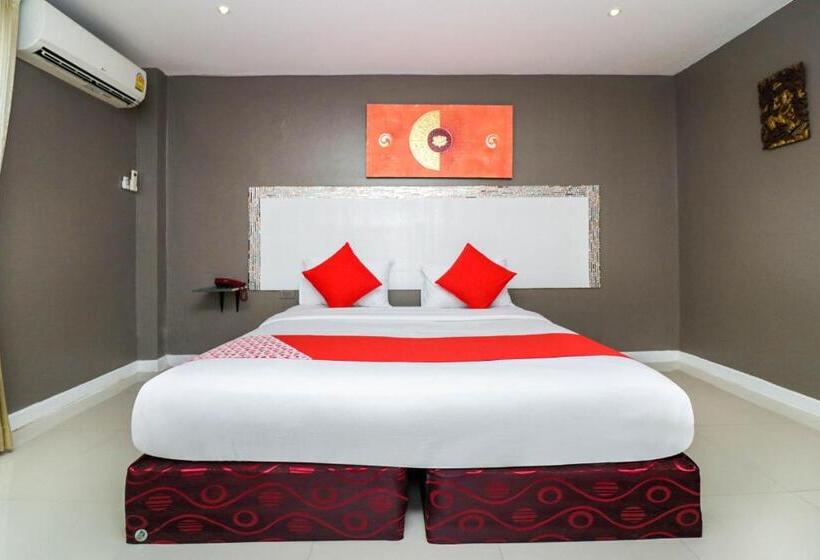 غرفة قياسية مطلّة علي حمام السباحة, Natural Beach Hotel Pattaya