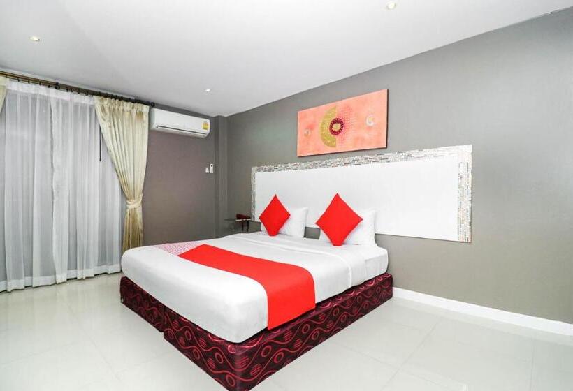 غرفة قياسية مطلّة علي حمام السباحة, Natural Beach Hotel Pattaya