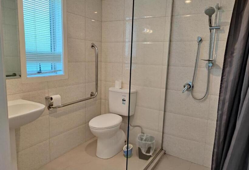 스탠다드 스튜디오, Phoenix Palm Motel