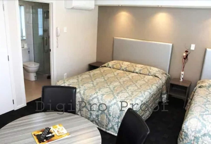 스탠다드 스튜디오, Phoenix Palm Motel