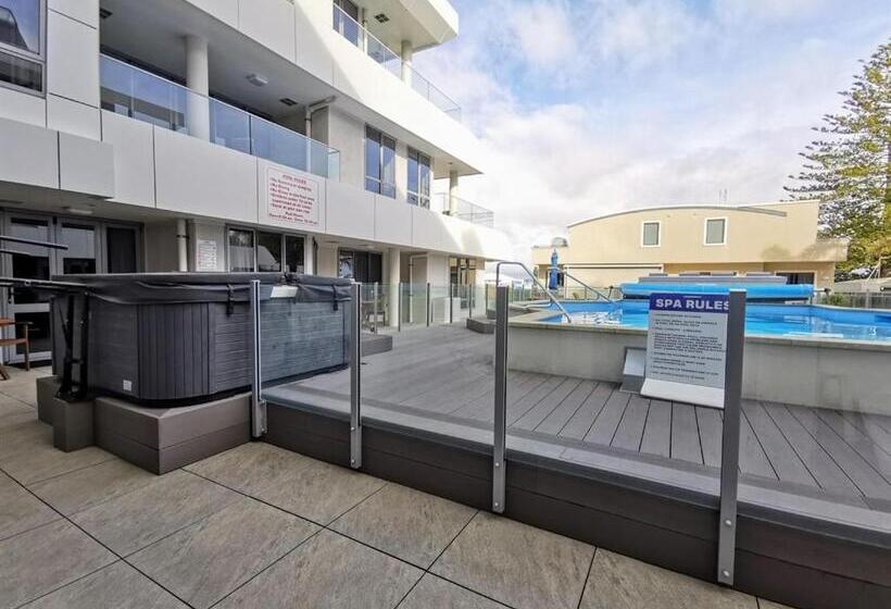 Апартаменты 1 Спальня, The Anchorage Apartments