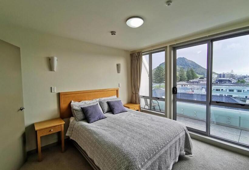 Апартаменты 1 Спальня с Видом, The Anchorage Apartments