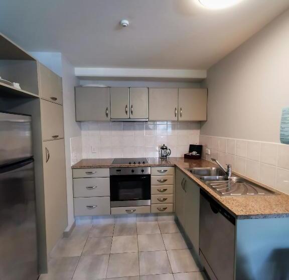 آپارتمان 1 خوابه با چشم‌انداز, The Anchorage Apartments