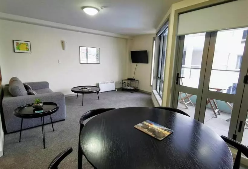 آپارتمان 1 خوابه با چشمانداز استخر, The Anchorage Apartments
