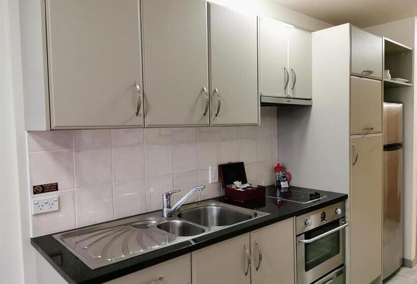 Апартаменты 1 Спальня Вид на Бассейн, The Anchorage Apartments