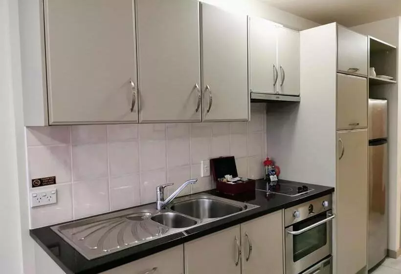 آپارتمان 1 خوابه با چشمانداز استخر, The Anchorage Apartments