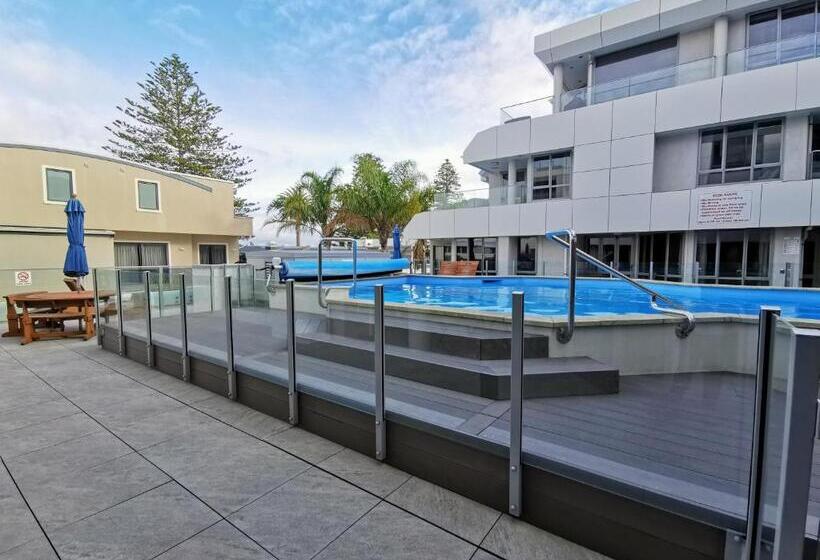 Номер Deluxe, The Anchorage Apartments