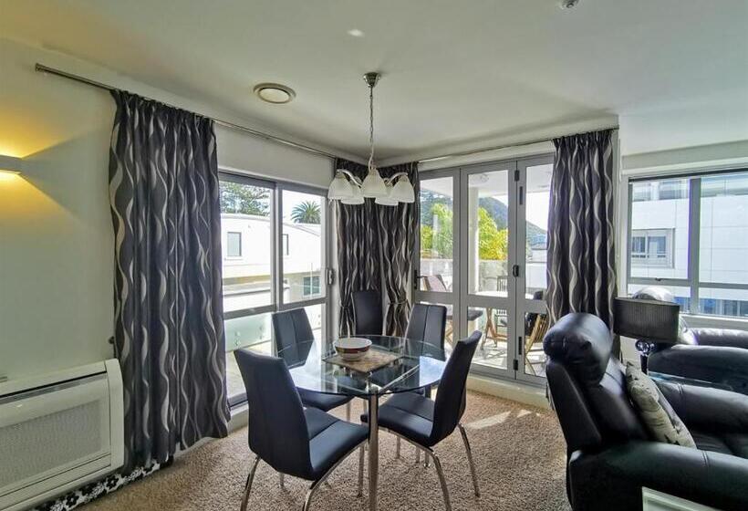 Номер Deluxe Вид на Море с Балконом, The Anchorage Apartments