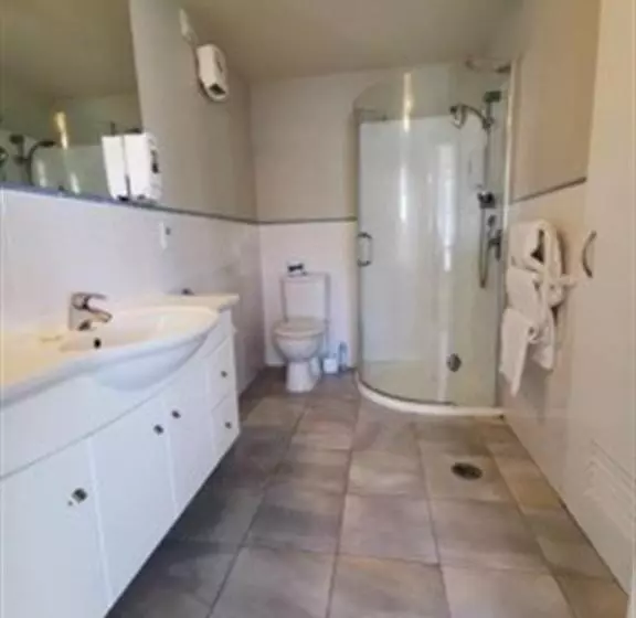 اتاق استاندارد با چشمانداز دریا, The Anchorage Apartments