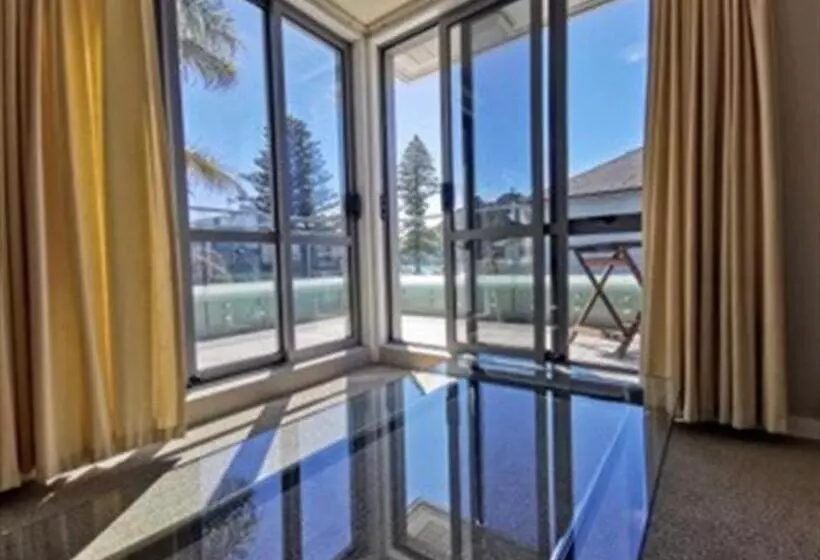 اتاق استاندارد با چشمانداز دریا, The Anchorage Apartments