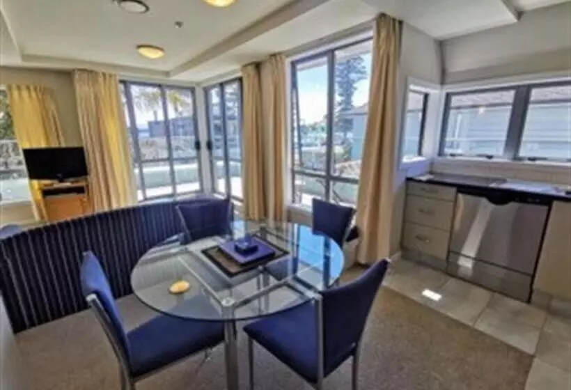 اتاق استاندارد با چشمانداز دریا, The Anchorage Apartments