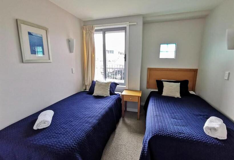 اتاق لوکس با بالکن, The Anchorage Apartments