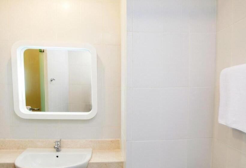 Номер Стандарт, Zest Jemursari By Swiss Belhotel International