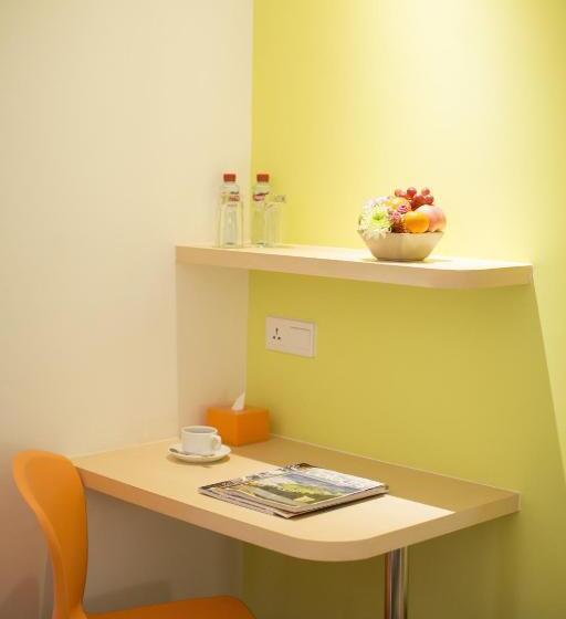 Номер Стандарт, Zest Jemursari By Swiss Belhotel International