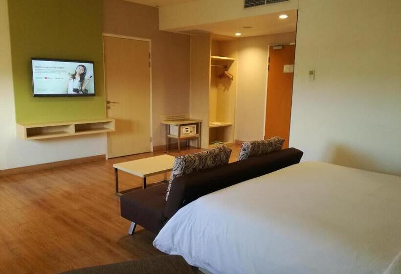 Люкс, Zest Jemursari By Swiss Belhotel International