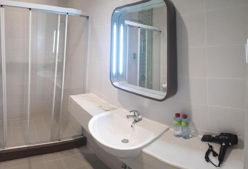 Люкс, Zest Jemursari By Swiss Belhotel International