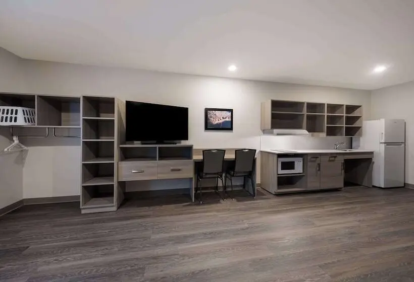 身障者適用スイートルーム, Woodspring Suites Wixom Novi