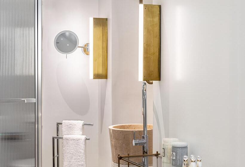 패밀리 아파트, The Dolli At Acropolis, A Hotel To Live