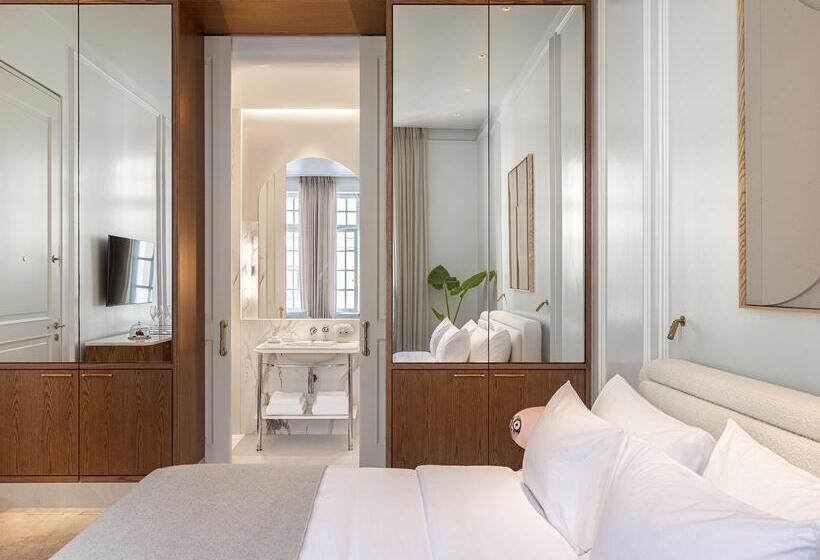 디럭스 룸, The Dolli At Acropolis, A Hotel To Live