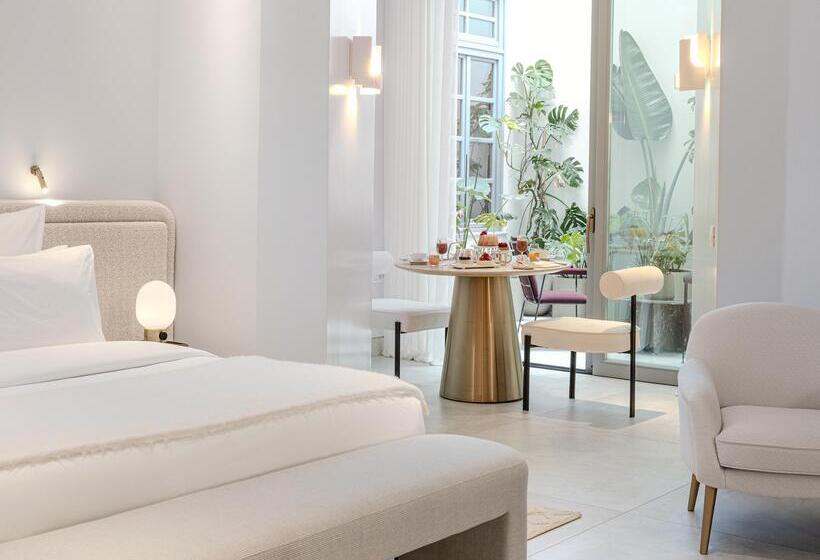 주니어 스위트, The Dolli At Acropolis, A Hotel To Live
