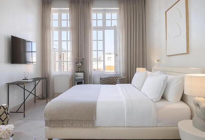 디럭스 주니어 스위트, The Dolli At Acropolis, A Hotel To Live