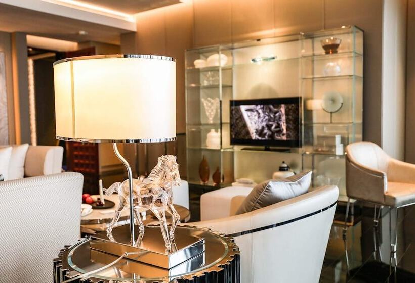 Люкс с Видом, J Hotel, Shanghai Tower   Above All Else, Overlooking The Bund