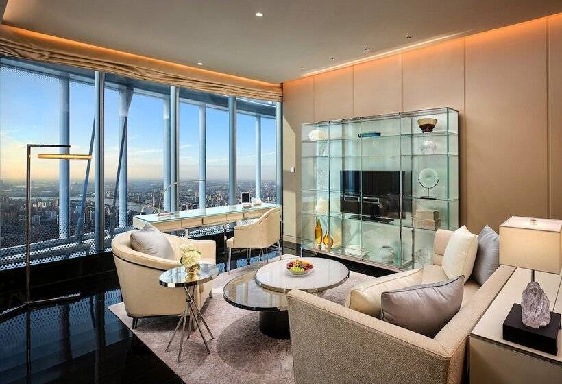 Номер Стандарт, J Hotel, Shanghai Tower   Above All Else, Overlooking The Bund