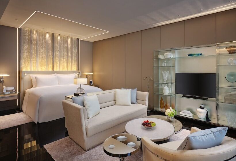 Номер Премиум, J Hotel, Shanghai Tower   Above All Else, Overlooking The Bund